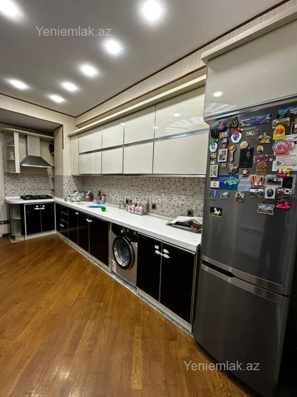 Satılır 3 otaqlı yeni tikili 125 m²