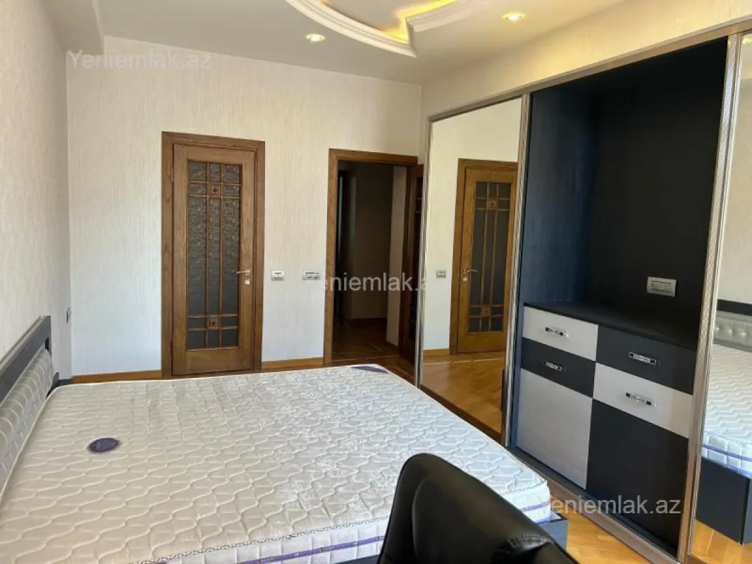 Satılır 3 otaqlı yeni tikili 145 m²