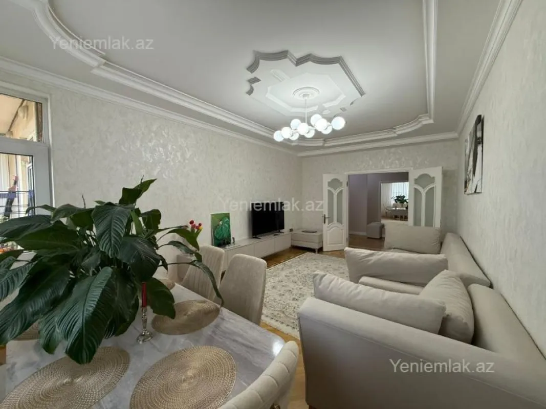 Satılır 3 otaqlı yeni tikili 129 m²