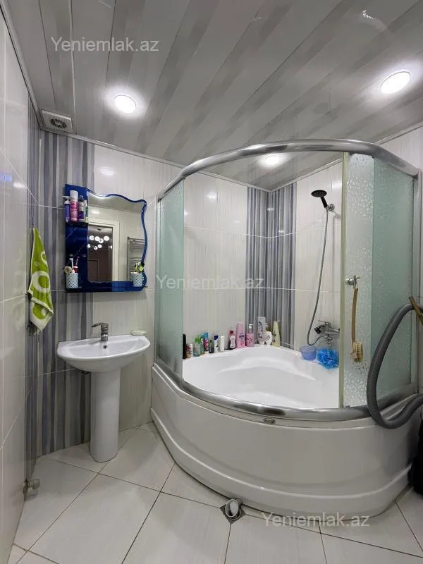 Satılır 3 otaqlı yeni tikili 129 m²