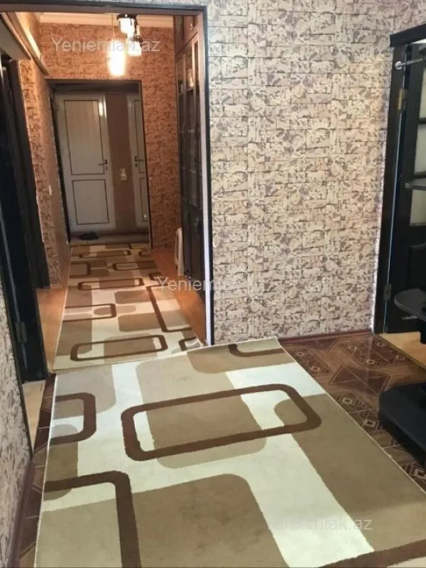 Satılır 5 otaqlı köhnə tikili 110 m²