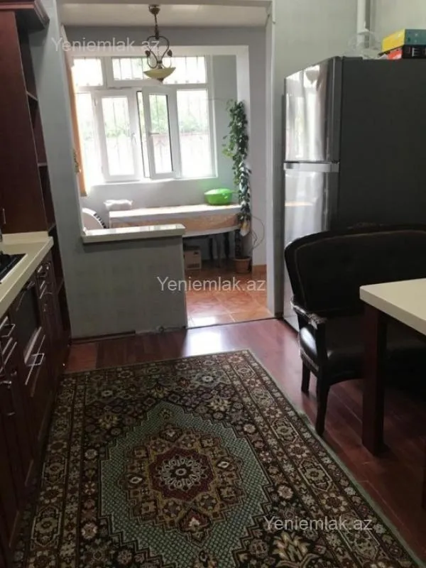Satılır 5 otaqlı köhnə tikili 110 m²