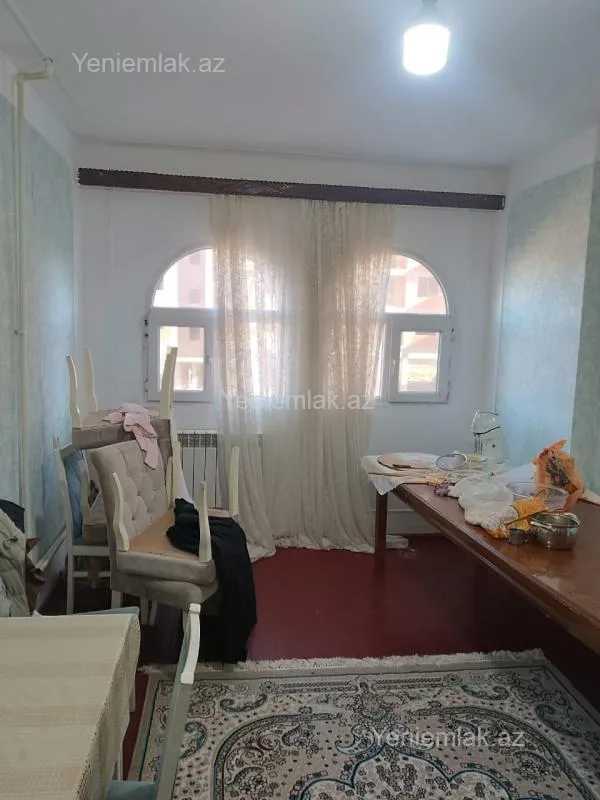 Satılır 3 otaqlı köhnə tikili 80 m²
