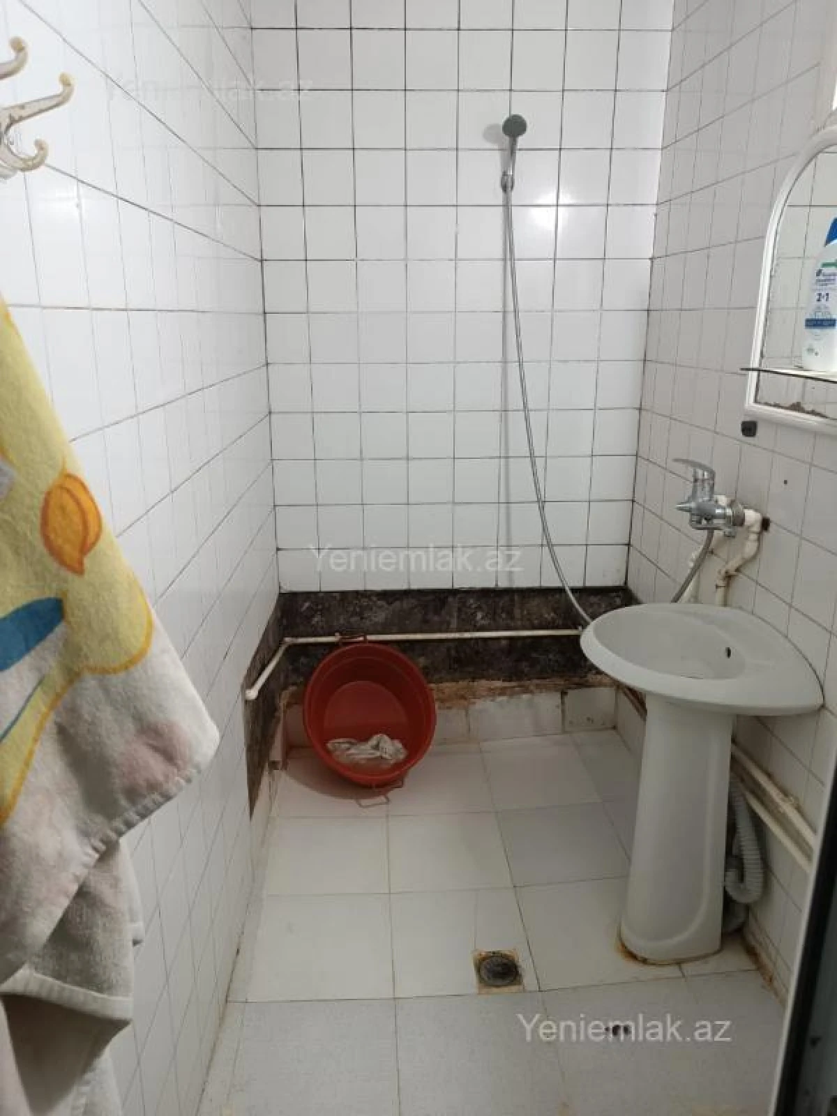 Satılır 3 otaqlı köhnə tikili 80 m²