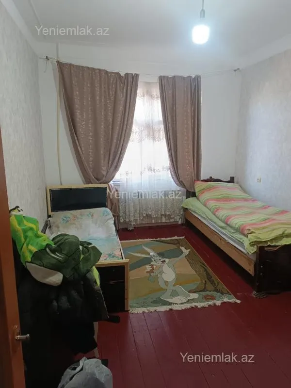 Satılır 3 otaqlı köhnə tikili 80 m²
