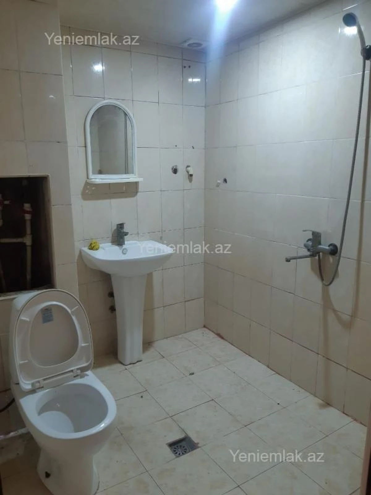 Satılır 1 otaqlı köhnə tikili 45 m²