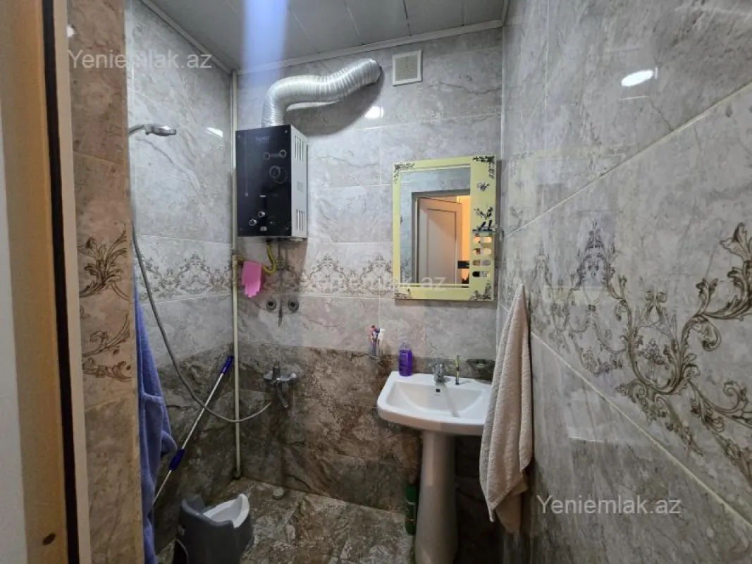 Satılır 2 otaqlı köhnə tikili 60 m²