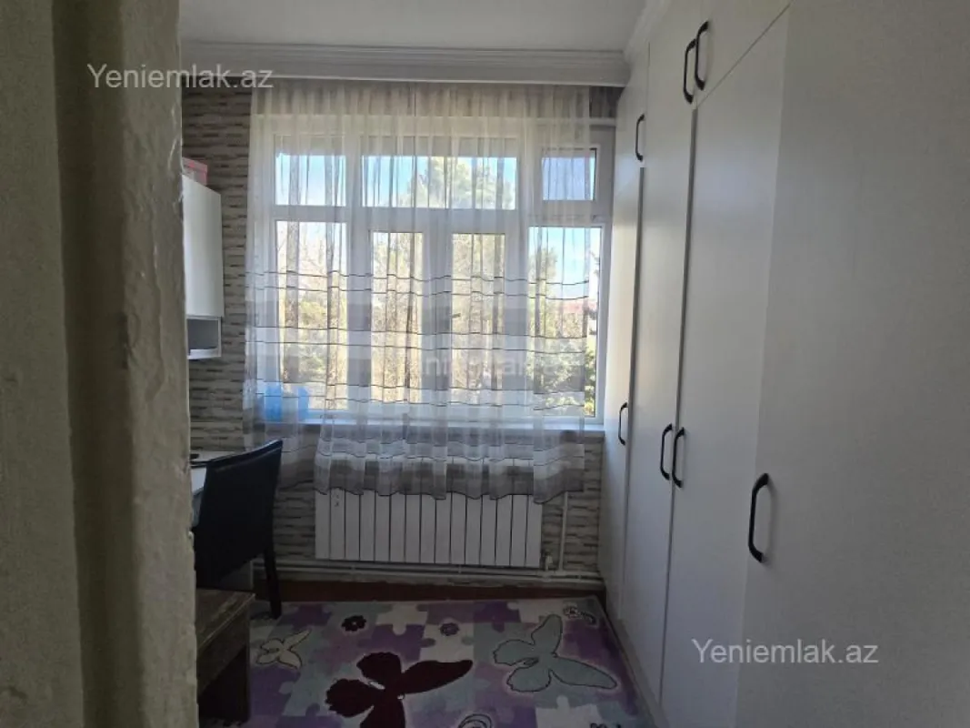 Satılır 2 otaqlı köhnə tikili 60 m²