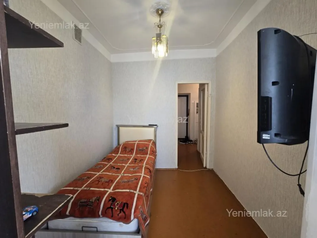 Satılır 2 otaqlı köhnə tikili 60 m²