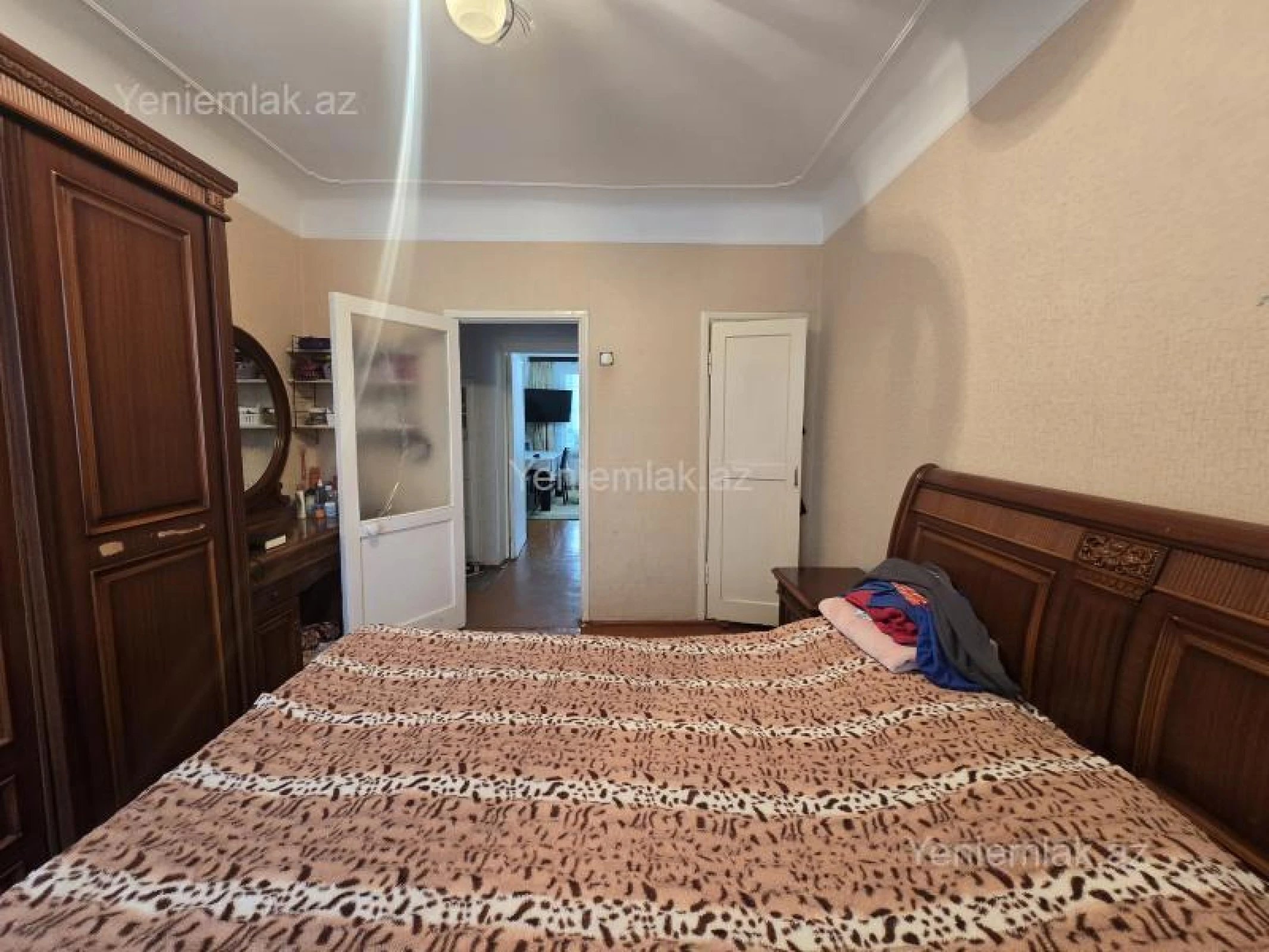 Satılır 2 otaqlı köhnə tikili 60 m²