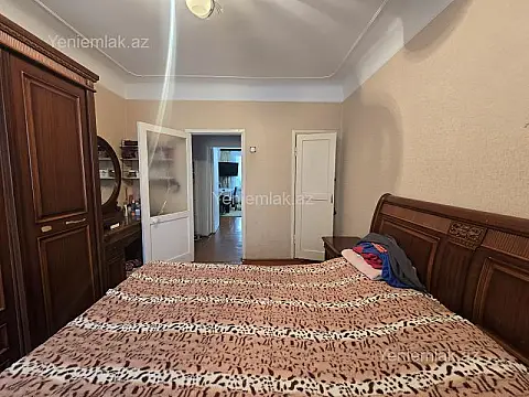 Satılır 2 otaqlı köhnə tikili 60 m²