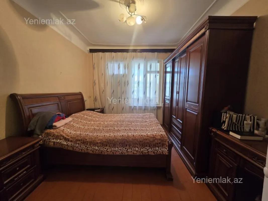 Satılır 2 otaqlı köhnə tikili 60 m²