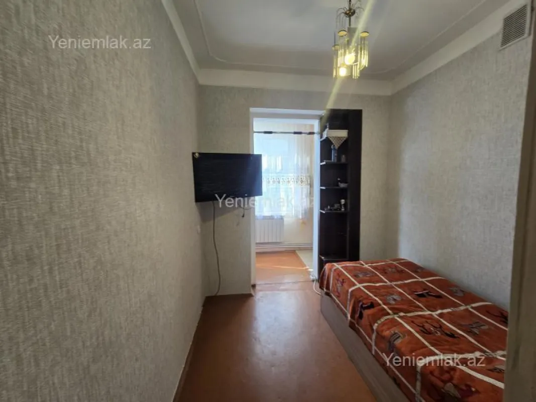 Satılır 2 otaqlı köhnə tikili 60 m²