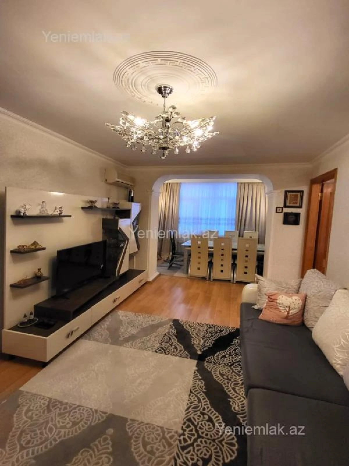Satılır 2 otaqlı köhnə tikili 55 m²