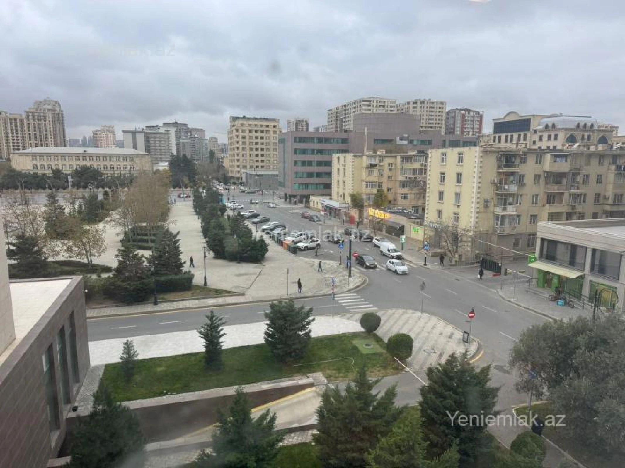 Satılır 2 otaqlı köhnə tikili 55 m²