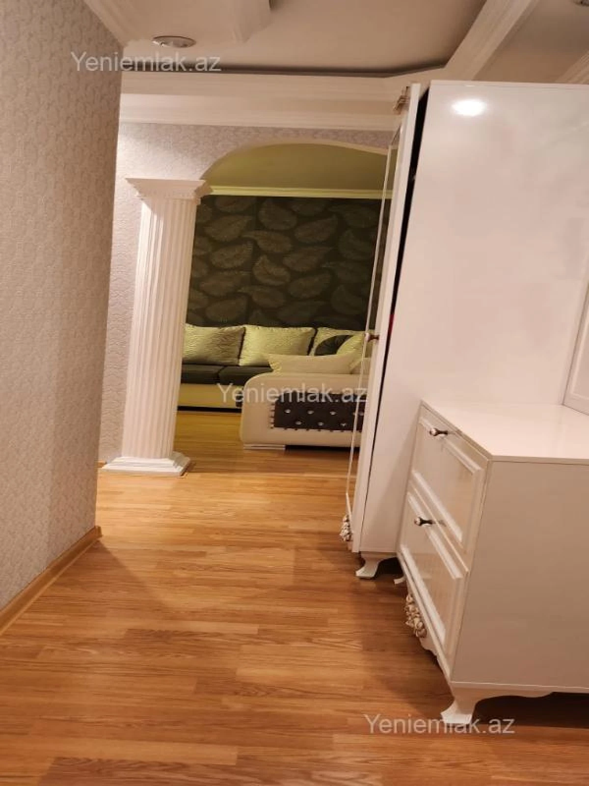 Satılır 2 otaqlı köhnə tikili 55 m²