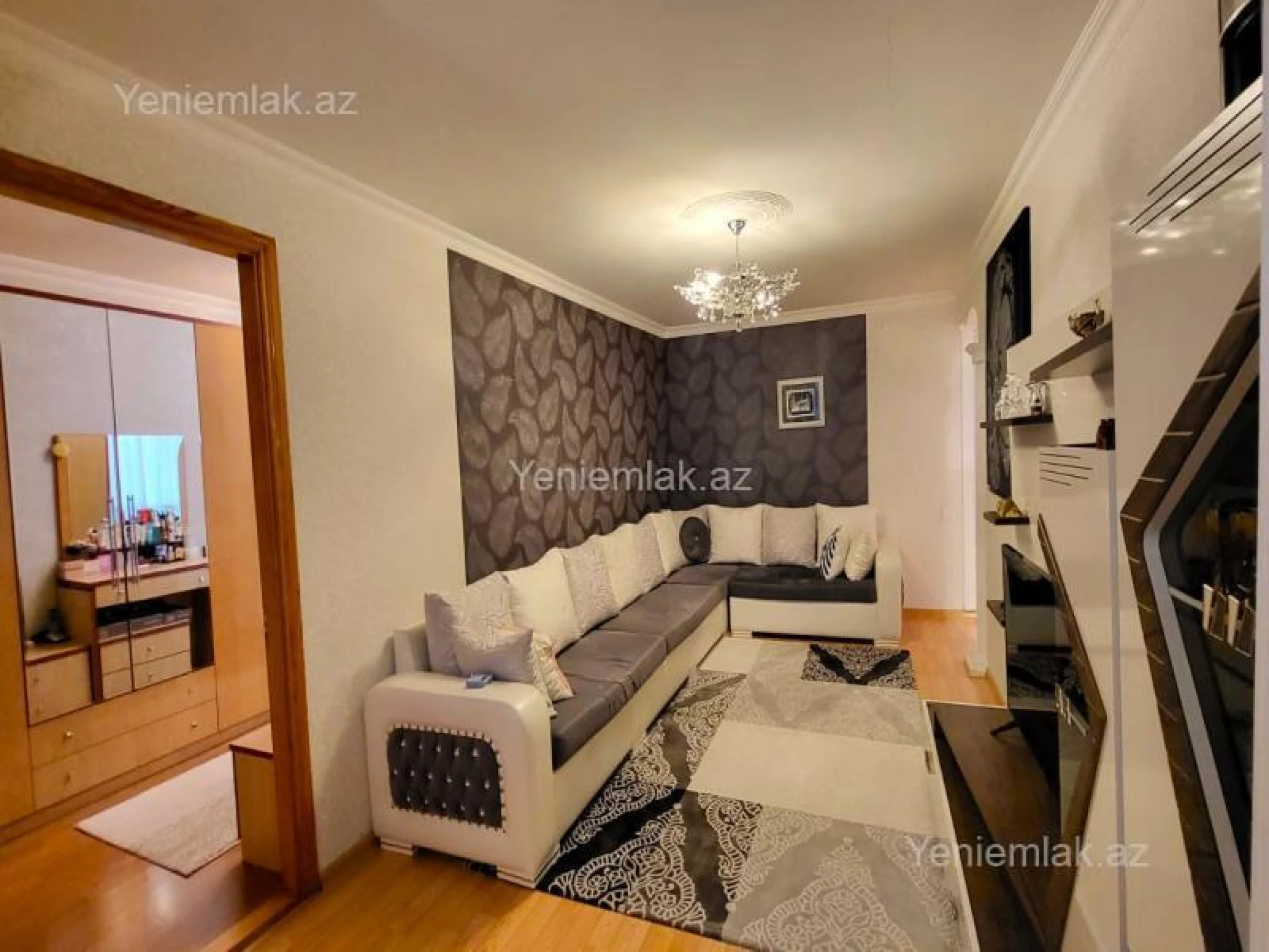 Satılır 2 otaqlı köhnə tikili 55 m²