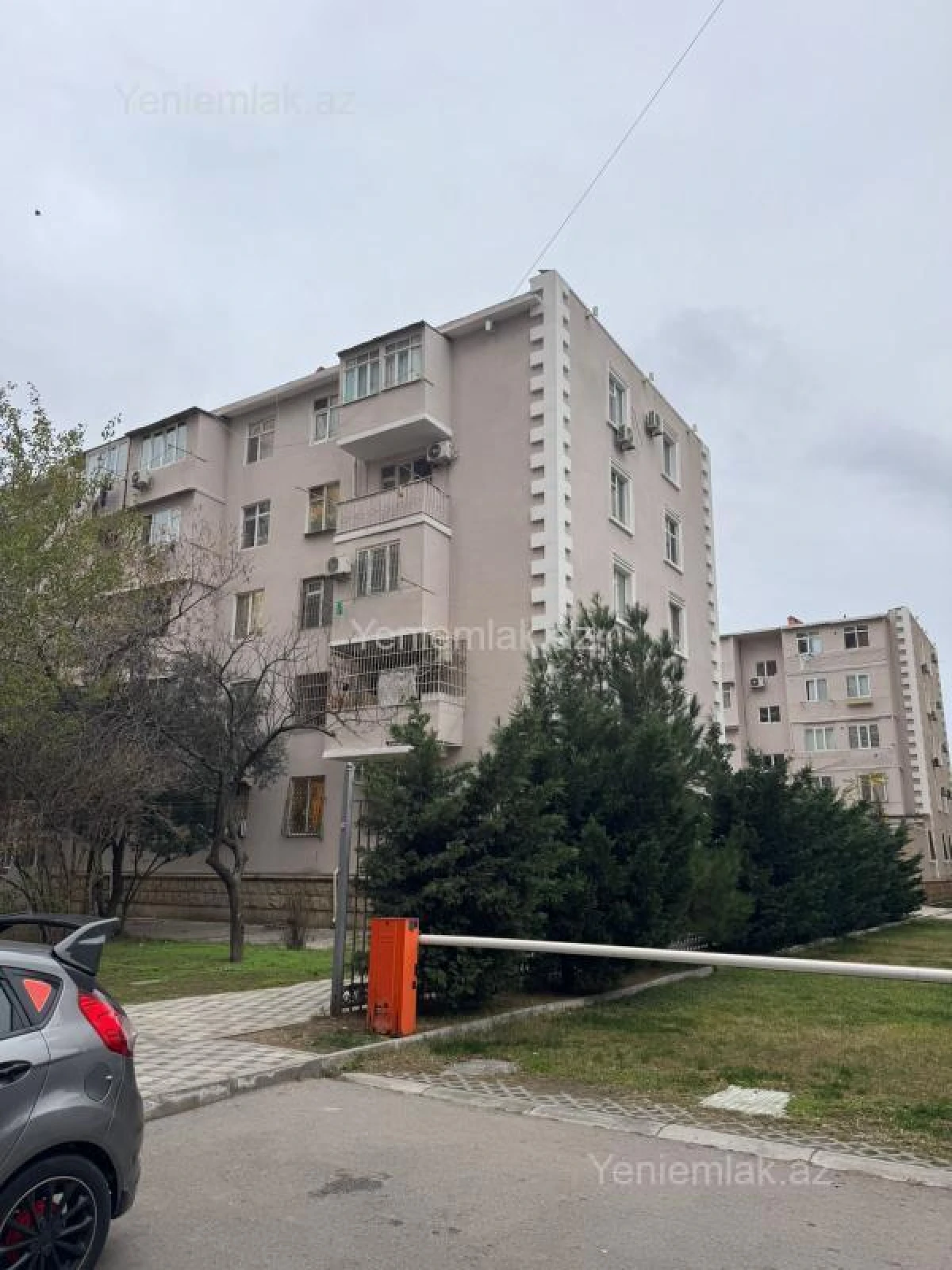 Satılır 2 otaqlı köhnə tikili 55 m²