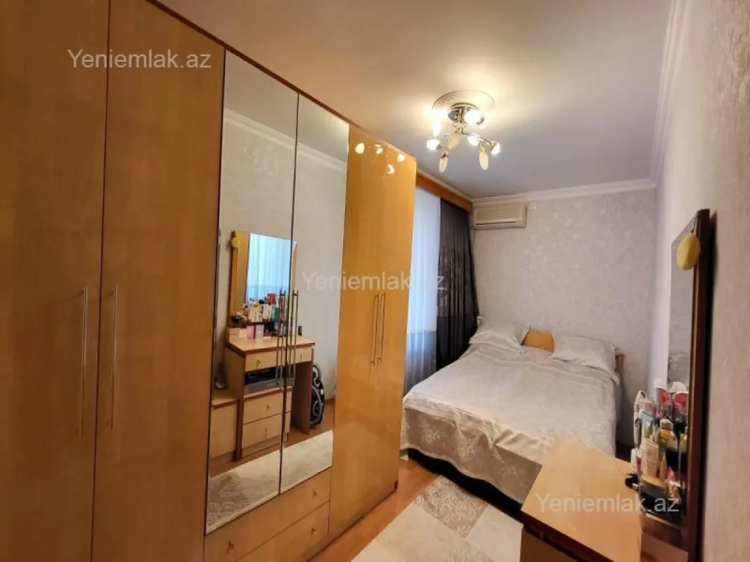 Satılır 2 otaqlı köhnə tikili 55 m²