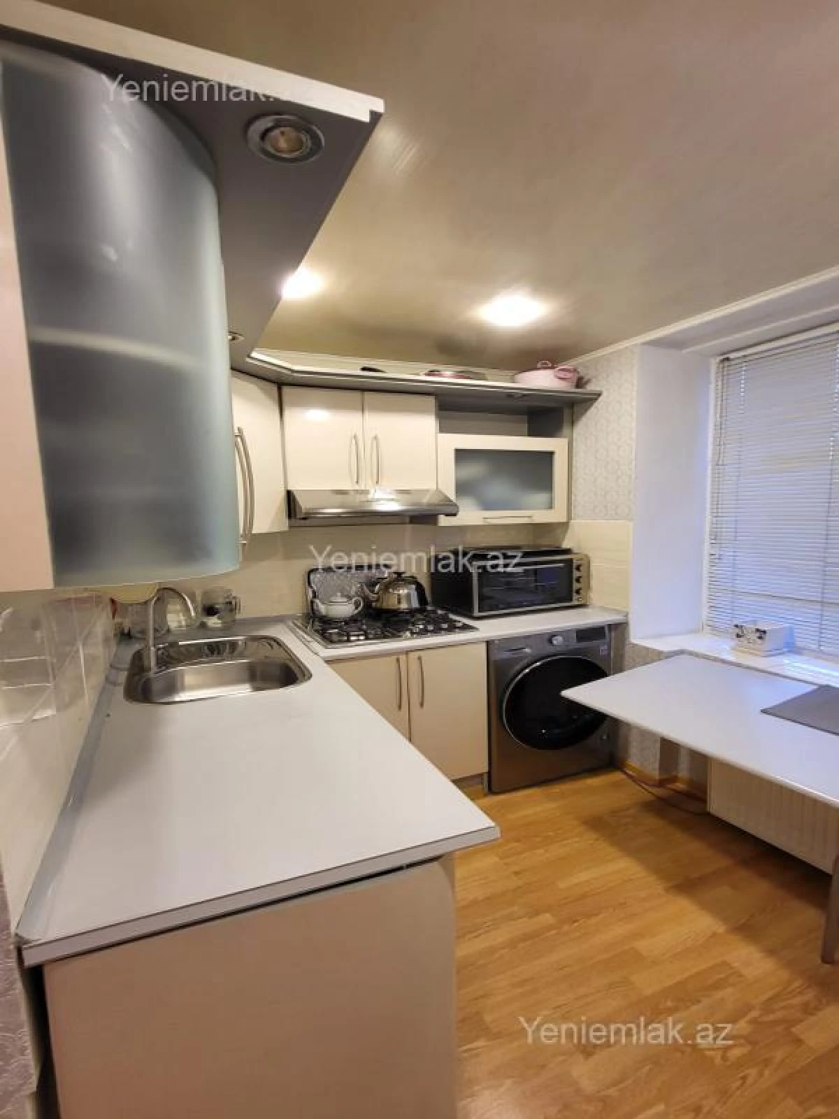 Satılır 2 otaqlı köhnə tikili 55 m²