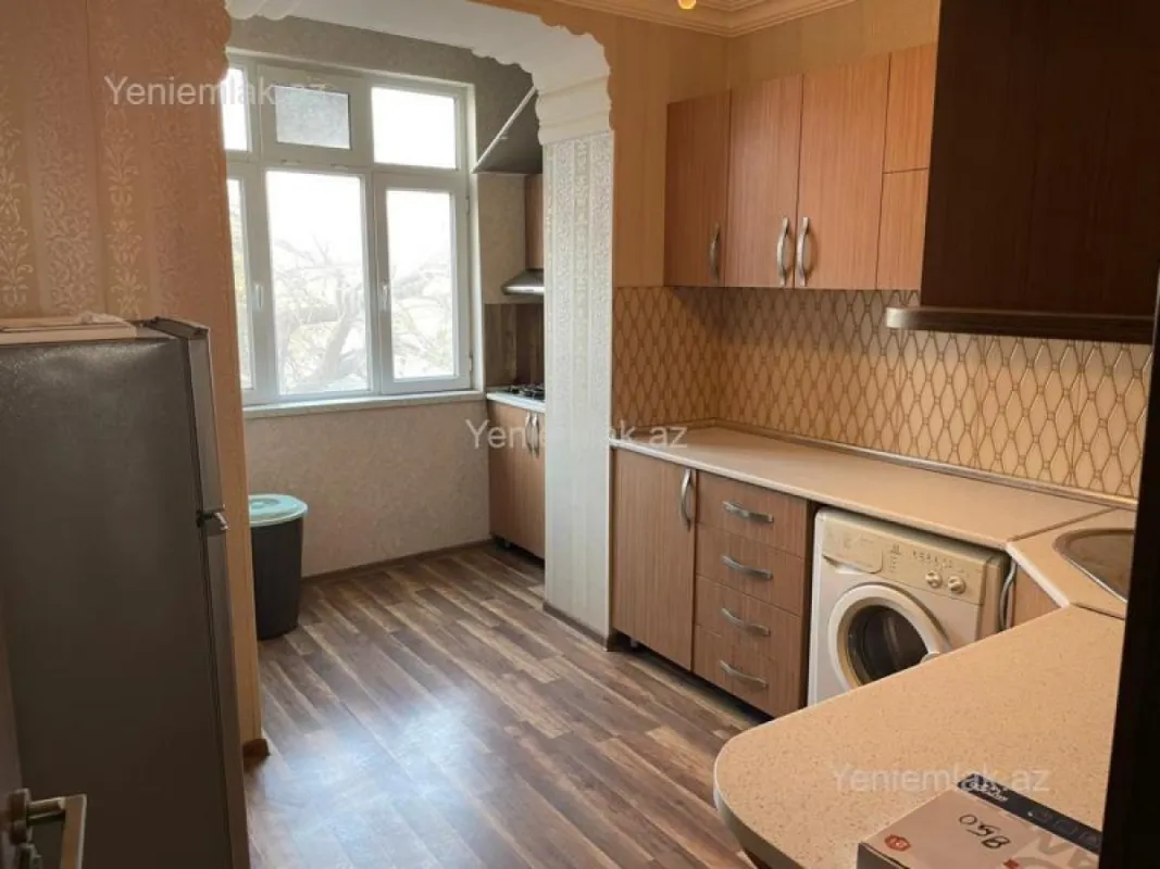 Satılır 3 otaqlı köhnə tikili 80 m²