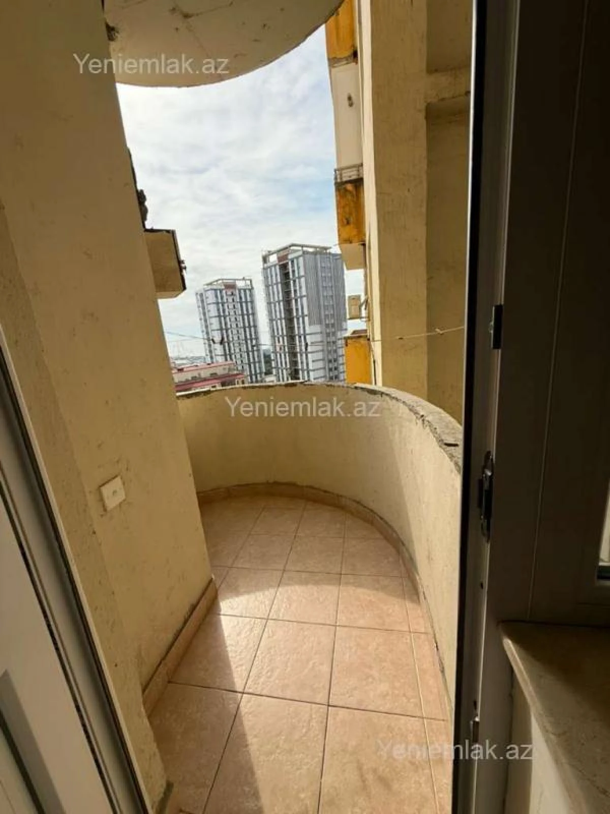 Satılır 2 otaqlı yeni tikili 50 m²