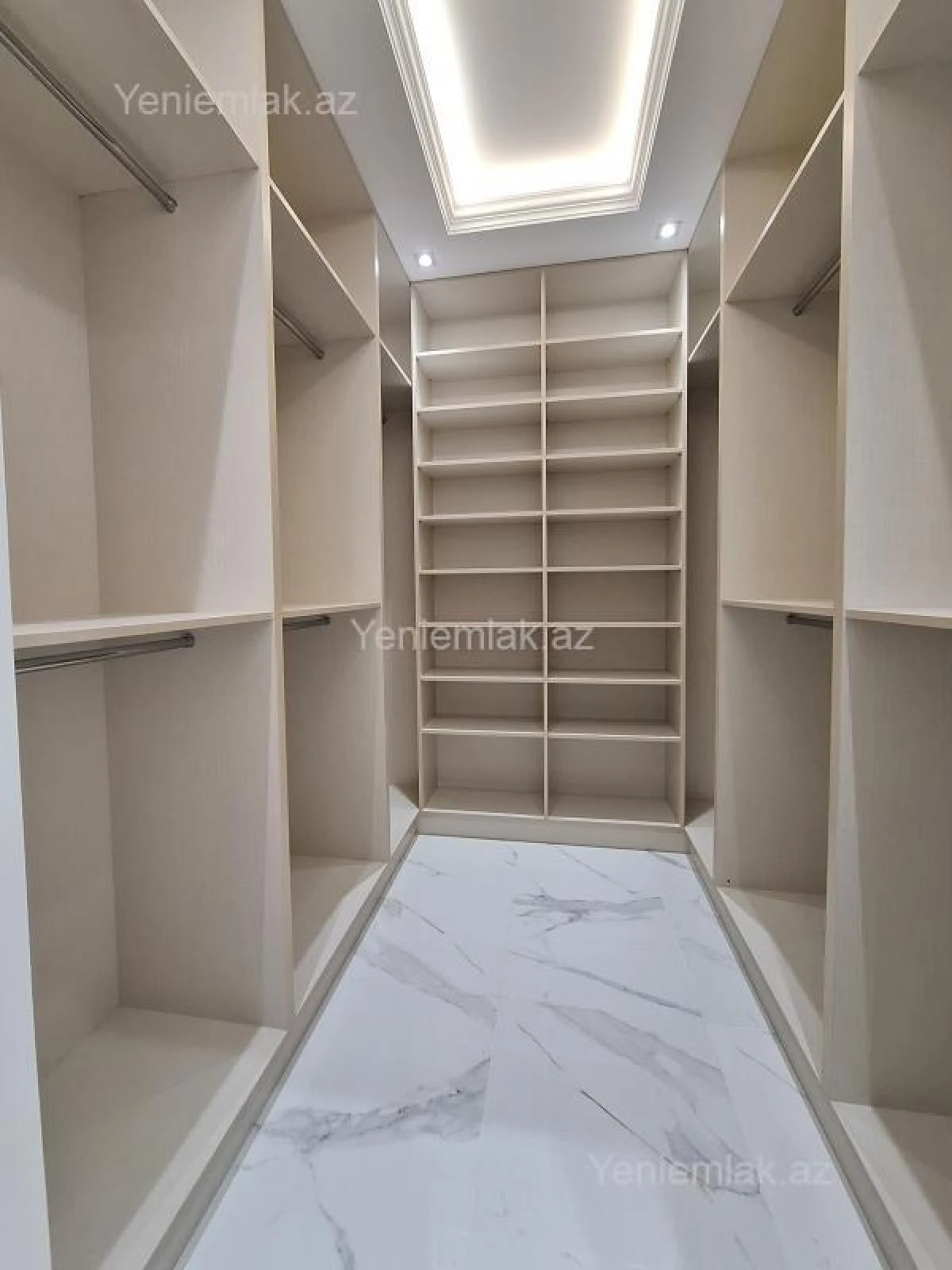 Satılır 4 otaqlı yeni tikili 205 m²