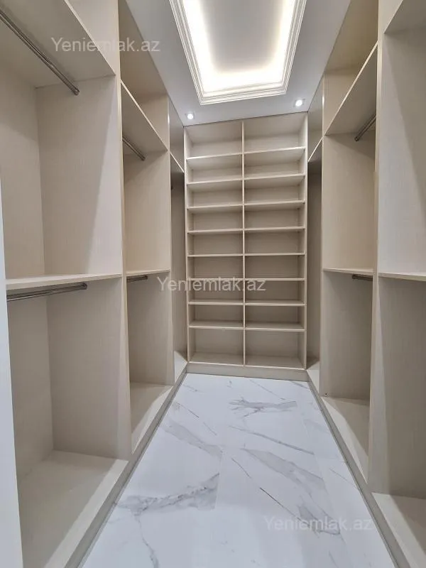 Satılır 4 otaqlı yeni tikili 205 m²