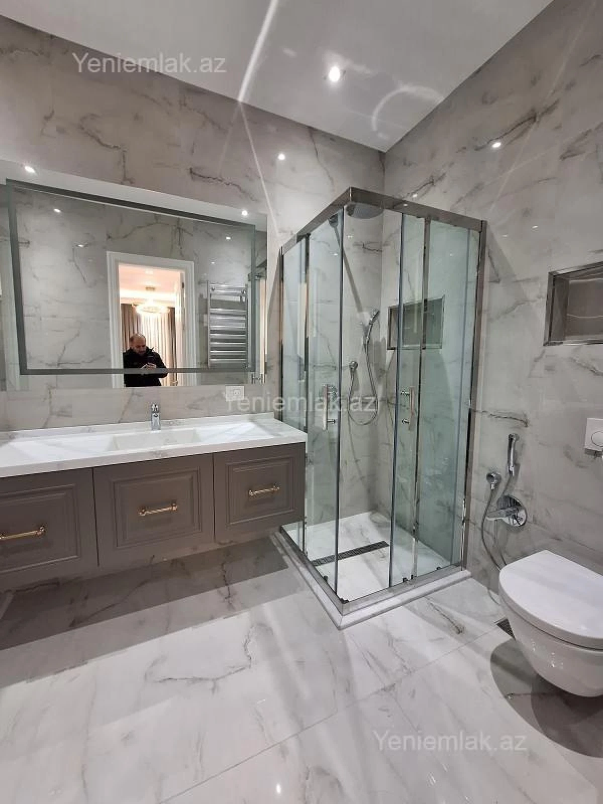 Satılır 4 otaqlı yeni tikili 205 m²