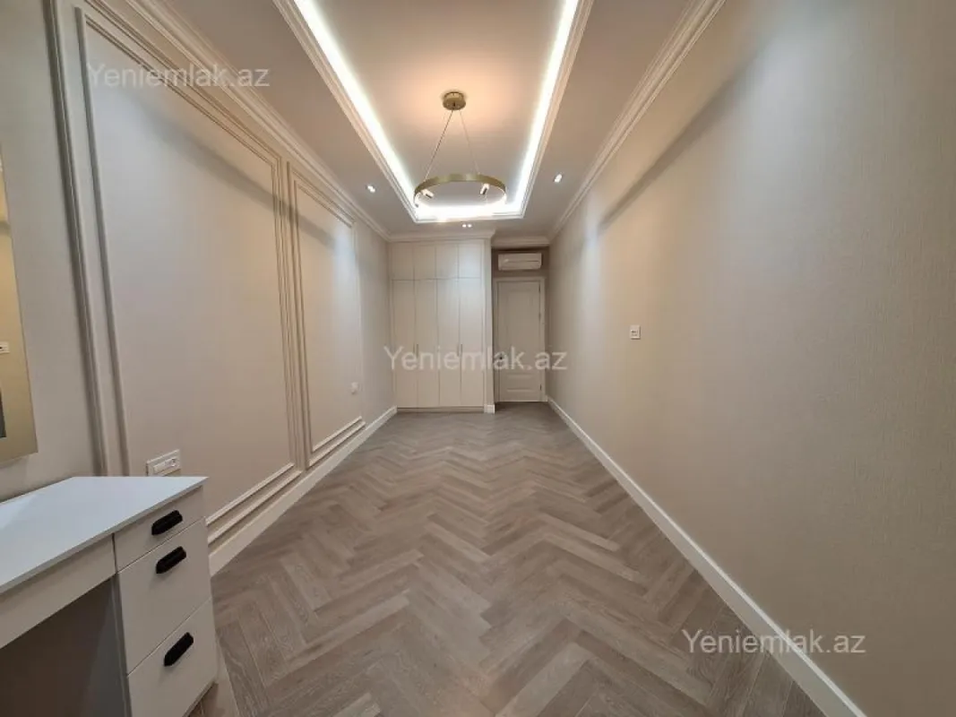 Satılır 4 otaqlı yeni tikili 205 m²