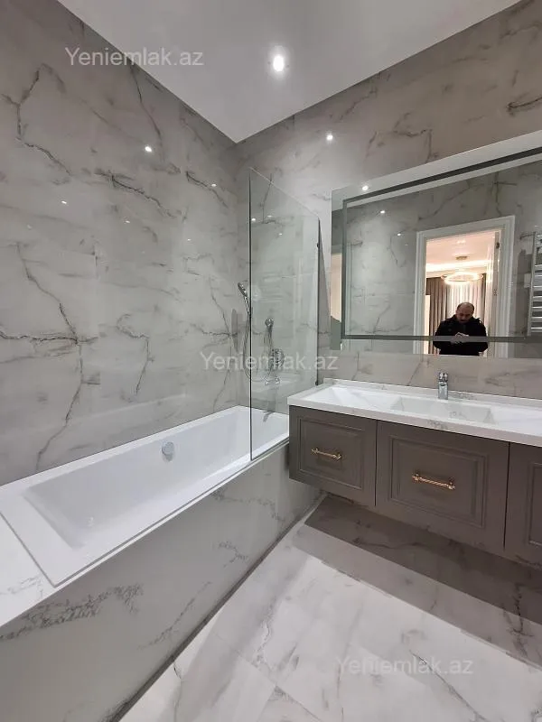 Satılır 4 otaqlı yeni tikili 205 m²