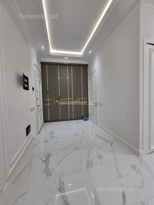 Satılır 4 otaqlı yeni tikili 205 m²
