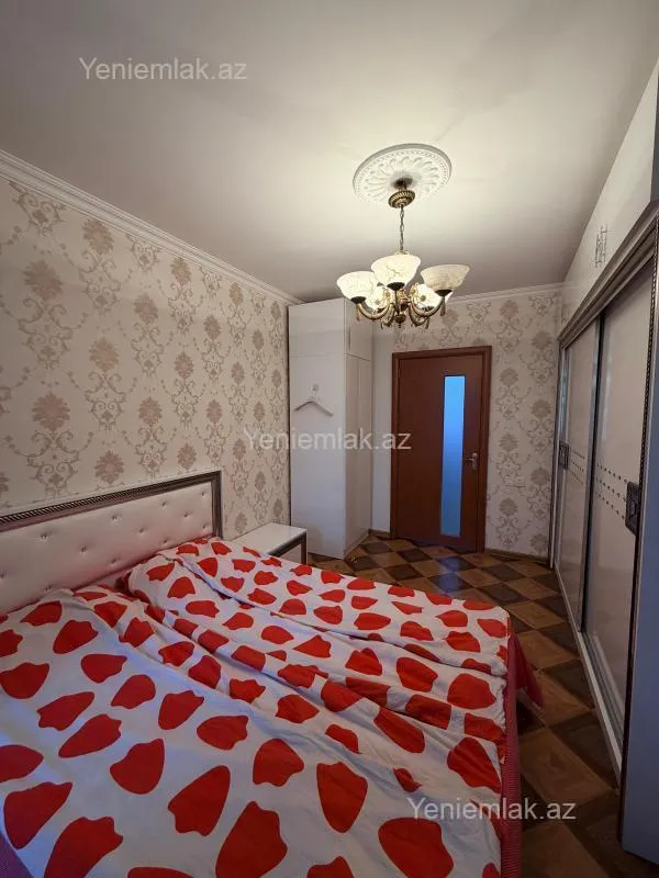 Satılır 4 otaqlı köhnə tikili 75 m²