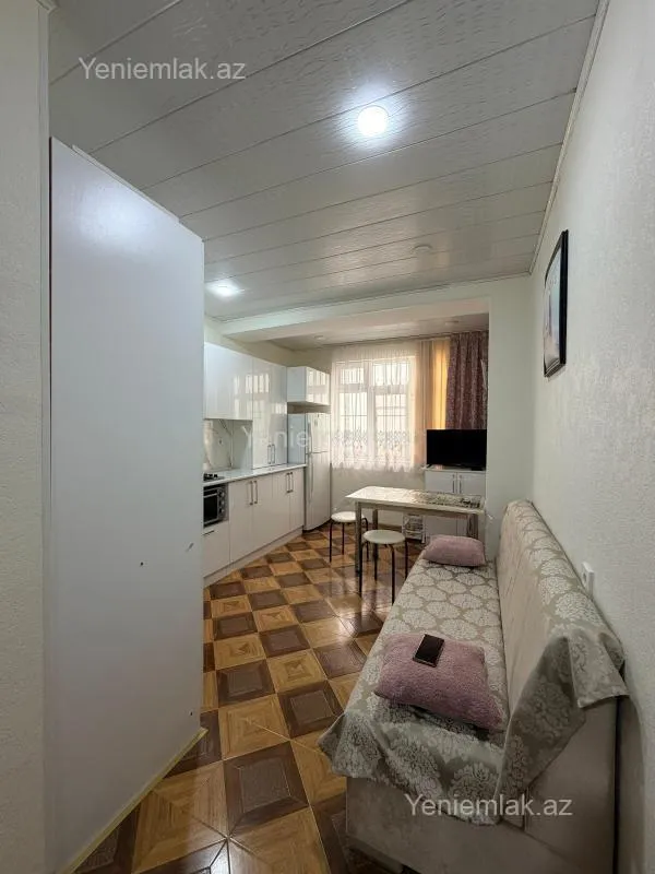 Satılır 4 otaqlı köhnə tikili 75 m²