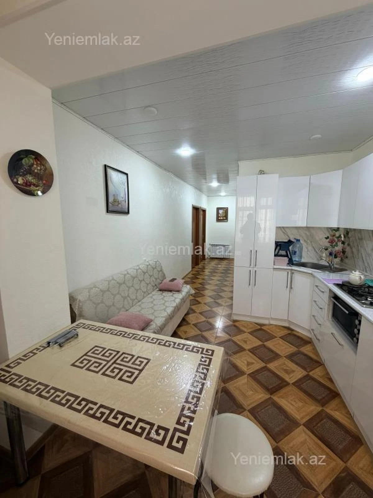 Satılır 4 otaqlı köhnə tikili 75 m²
