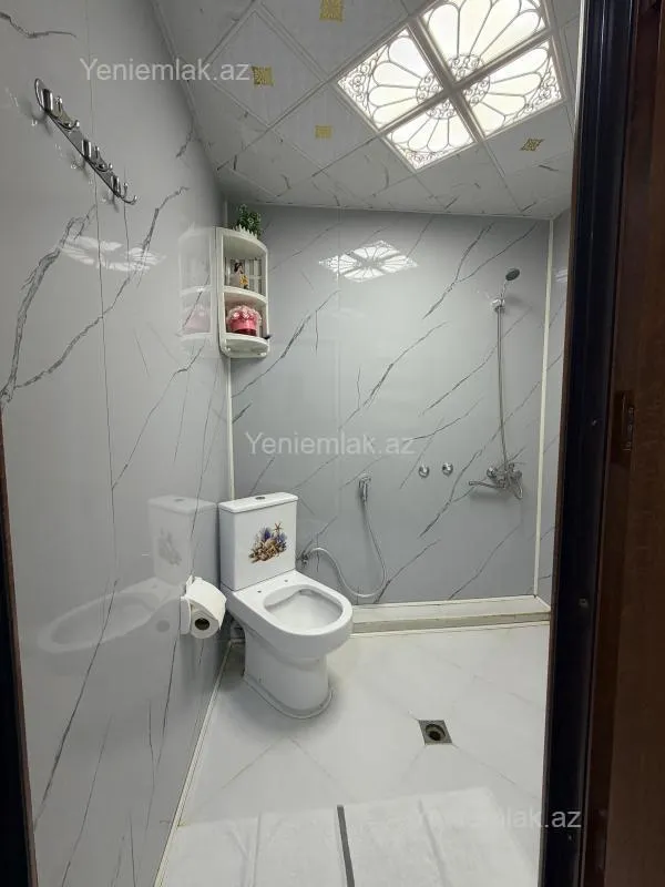 Satılır 4 otaqlı köhnə tikili 75 m²