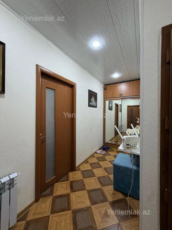 Satılır 4 otaqlı köhnə tikili 75 m²