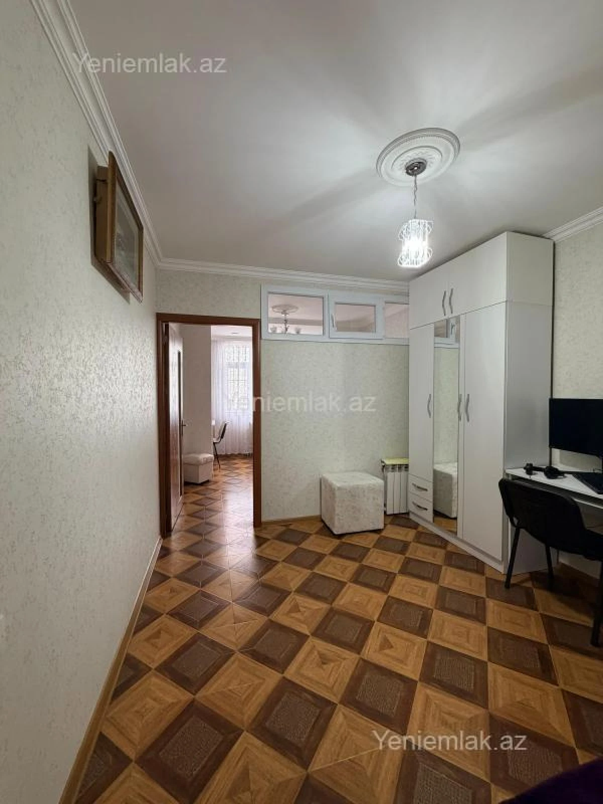 Satılır 4 otaqlı köhnə tikili 75 m²