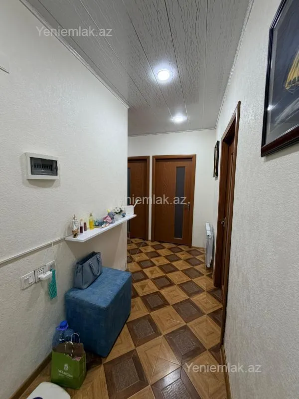 Satılır 4 otaqlı köhnə tikili 75 m²