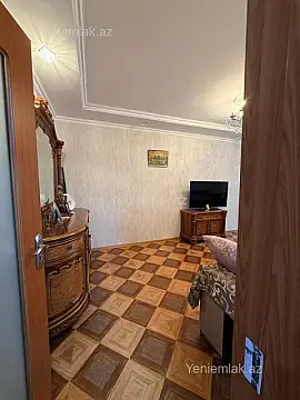 Satılır 4 otaqlı köhnə tikili 75 m²