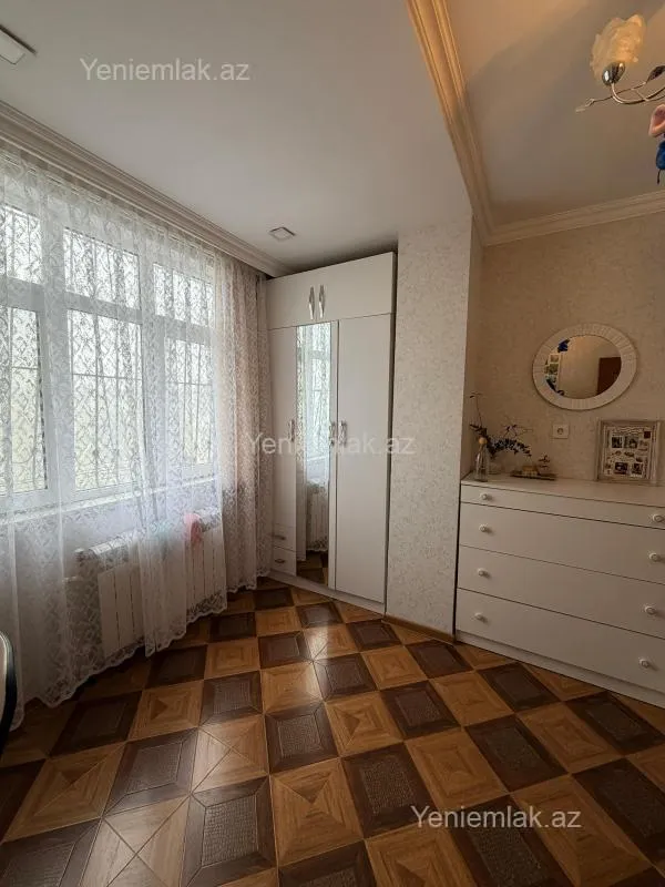 Satılır 4 otaqlı köhnə tikili 75 m²