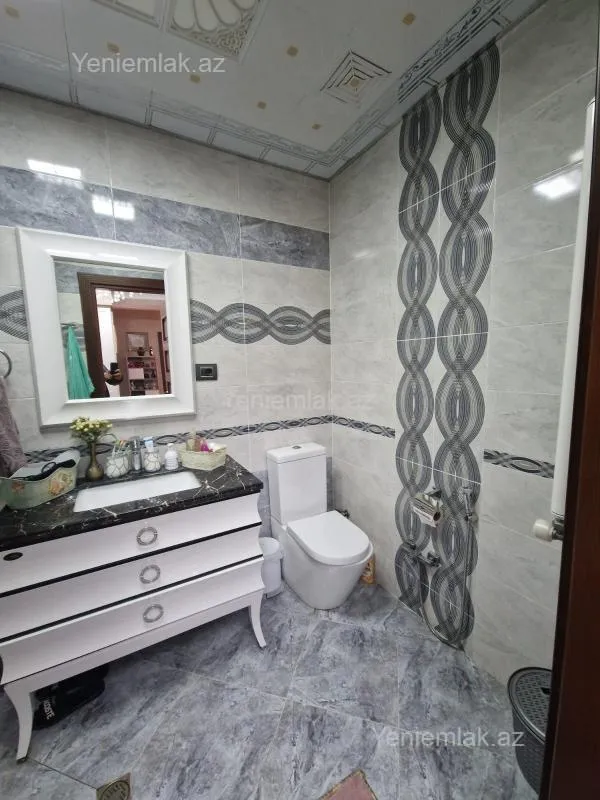 Satılır 4 otaqlı yeni tikili 160 m²
