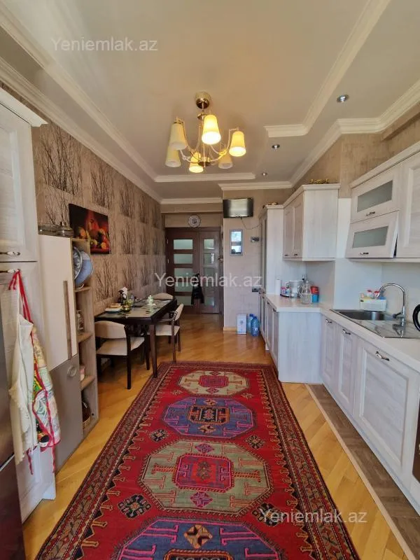 Satılır 4 otaqlı yeni tikili 160 m²