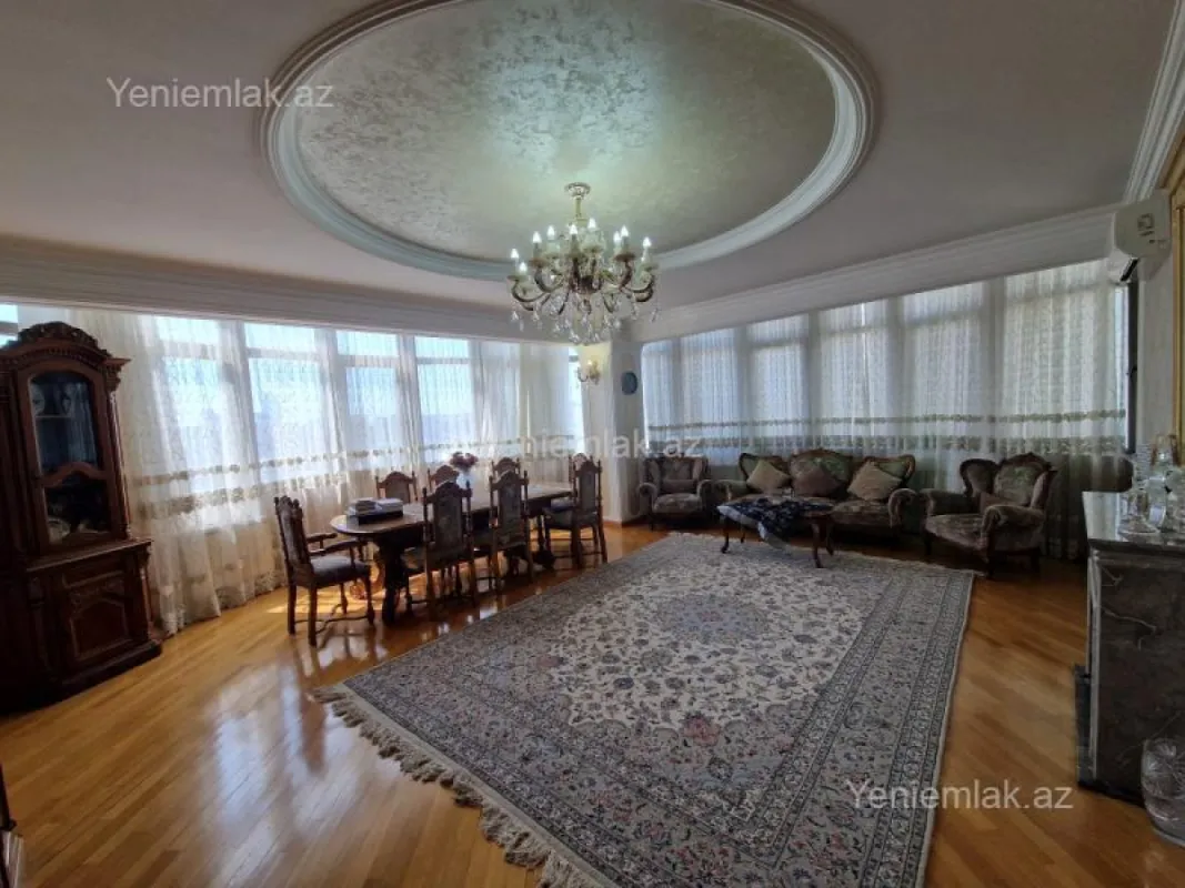 Satılır 4 otaqlı yeni tikili 160 m²