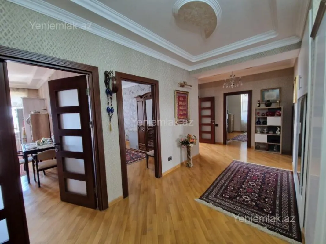 Satılır 4 otaqlı yeni tikili 160 m²