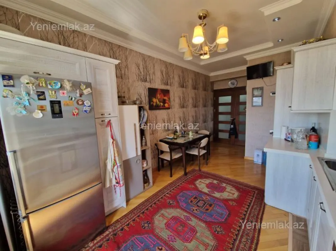 Satılır 4 otaqlı yeni tikili 160 m²