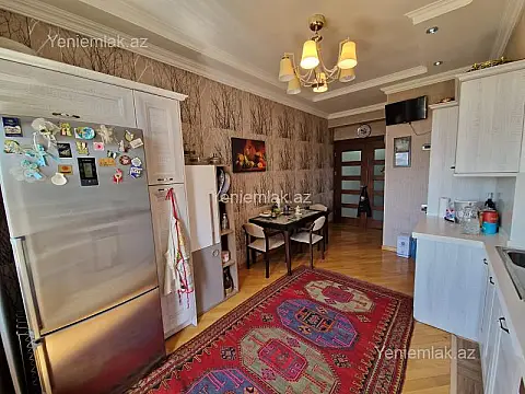 Satılır 4 otaqlı yeni tikili 160 m²