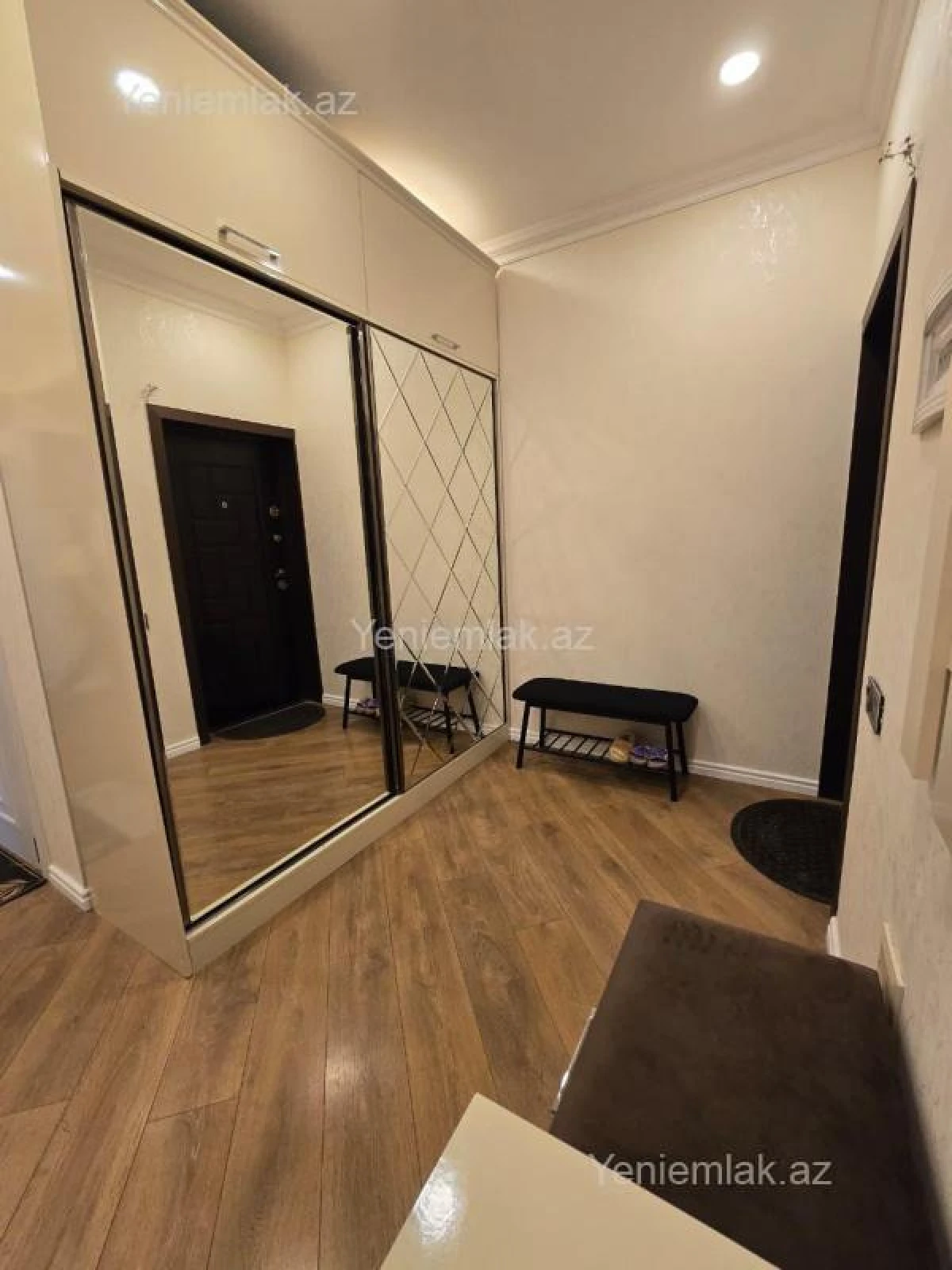 Satılır 2 otaqlı yeni tikili 96 m²