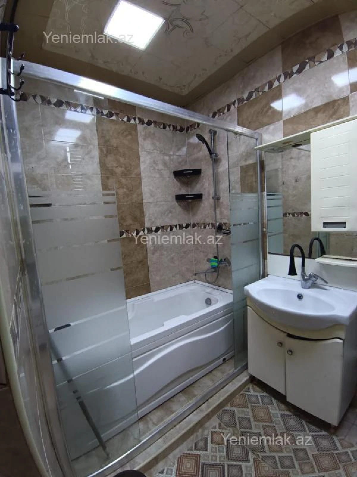 Satılır 3 otaqlı köhnə tikili 85 m²