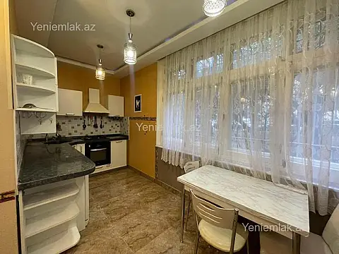 Satılır 3 otaqlı köhnə tikili 85 m²